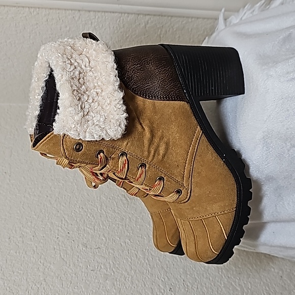 Qupid Heel Boots - Picture 2 of 9